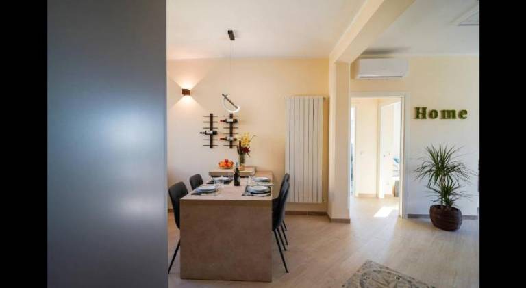 Apartment with jacuzzi — photo 4