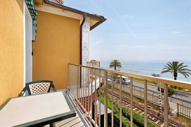 Studio Apartment "Monolocale 9" with Sea View, 2 Balconies & Wi-Fi — photo 2