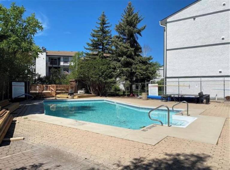 Condo  South Tuxedo