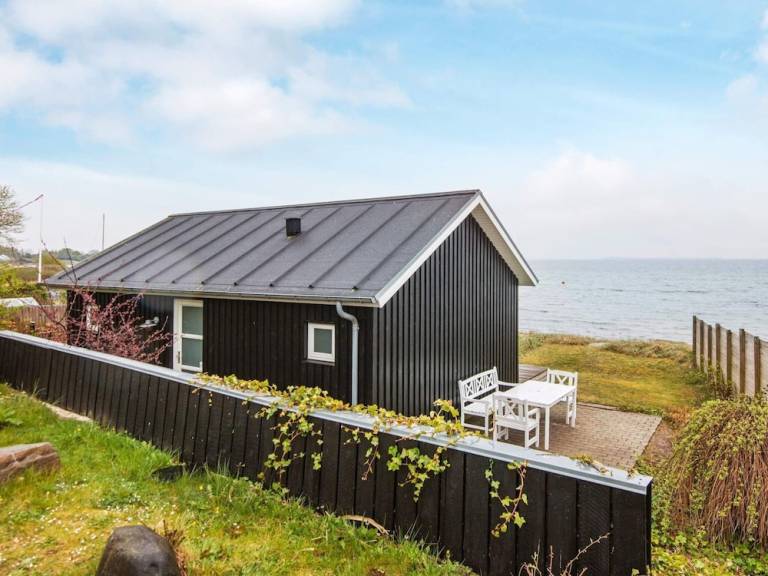 Cabin Bjert