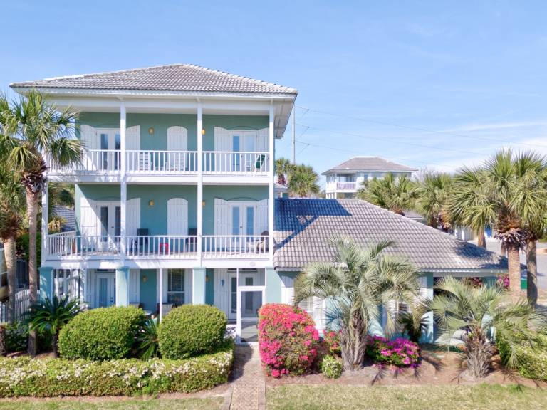 Family-oriented house with BBQ & heated pool | Beach view | Pets allowed — photo 4