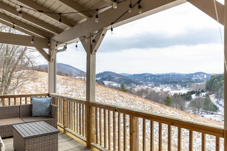 Rosey Outlook - Hot Tub, Great Views, Pool Table, between Boone & Blowing Rock — photo 3