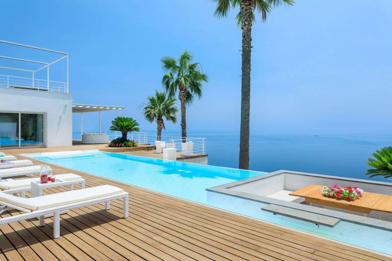 Villa with grill, private pool & garden — photo 2