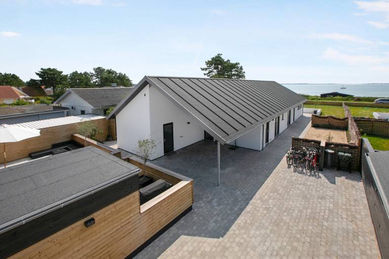 Lovely holiday home with sea view and activity room. in Ebeltoft