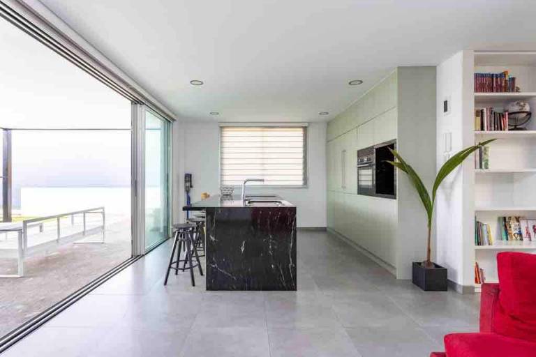 Fully equipped spacious villa with BBQ & private pool | Pets allowed — photo 2