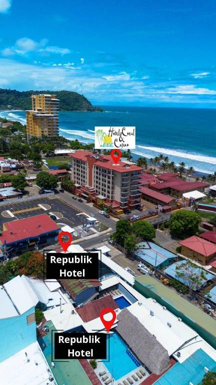 Republik Hotel, Bistro and Disco on Site in Jacó