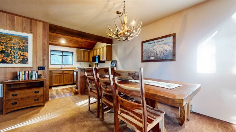 Condo with barbecue, hot tub & pool — photo 4