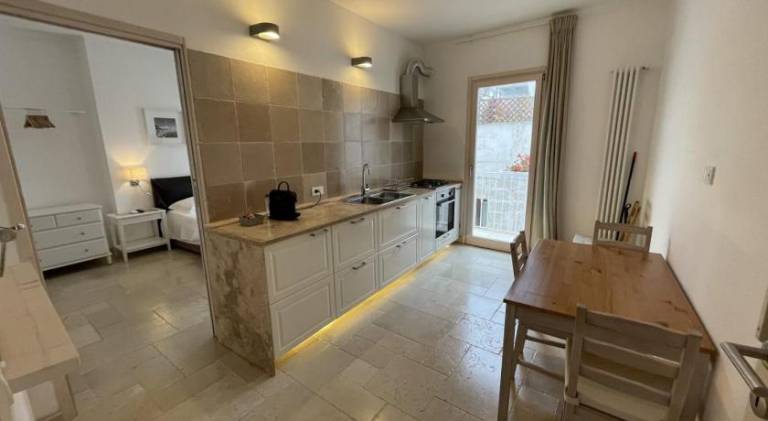 Beautiful serviced apartment with jacuzzi & terrace | Pet-friendly — photo 4