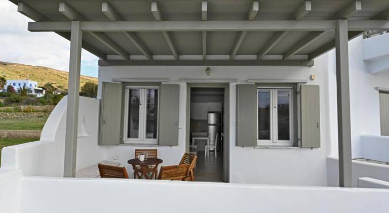 Fully equipped rental apartment with patio | Dogs allowed in Tinos