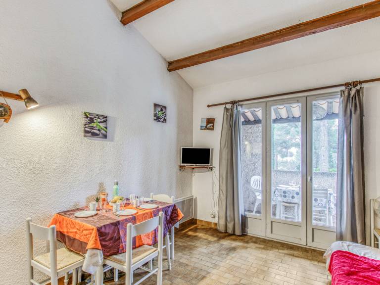Holiday apartment with patio | Next to the beach | Pets are welcome — photo 3