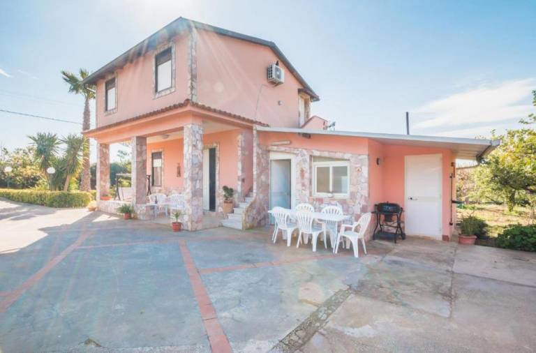 Ferienhaus auf Sizilien in Noto für max. 6 Gäste Ferienhaus auf Sizilien in Noto für max. 6 Gäste