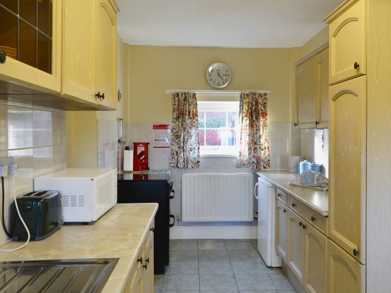 Family-oriented charming cottage with garden | River view | Pet-friendly — photo 4