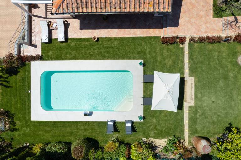 Villa with garden, BBQ & private pool — photo 3