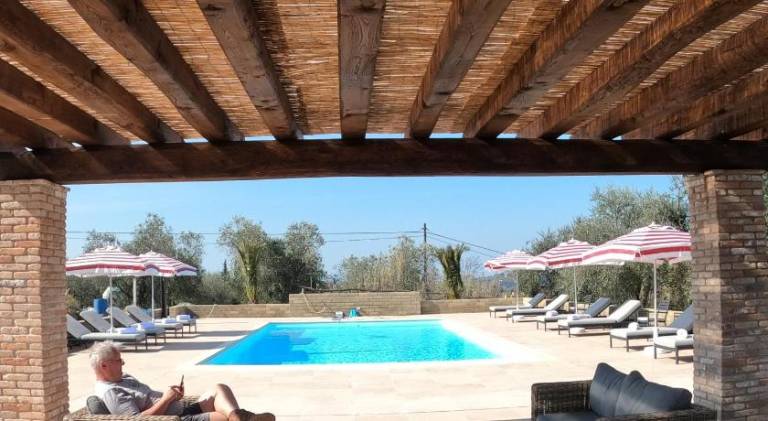 Apartment with yard, private pool & terrace — photo 5