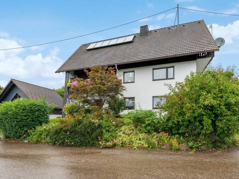 Holiday apartment with patio, garden & barbeque | Nature view — photo 3