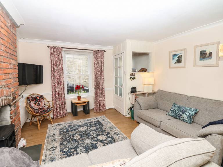 Family-oriented cottage with yard | Beach view | Dogs allowed — photo 3