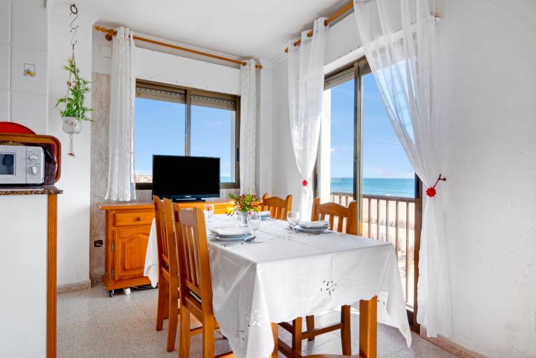 Apartment 'Cudei Primera Línea' with Sea View, Wi-Fi and Air Conditioning — photo 4
