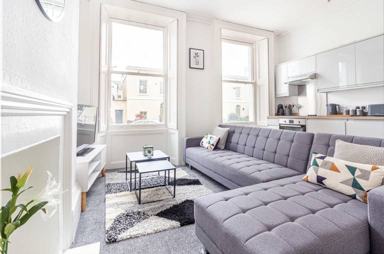 Apartment Cheltenham