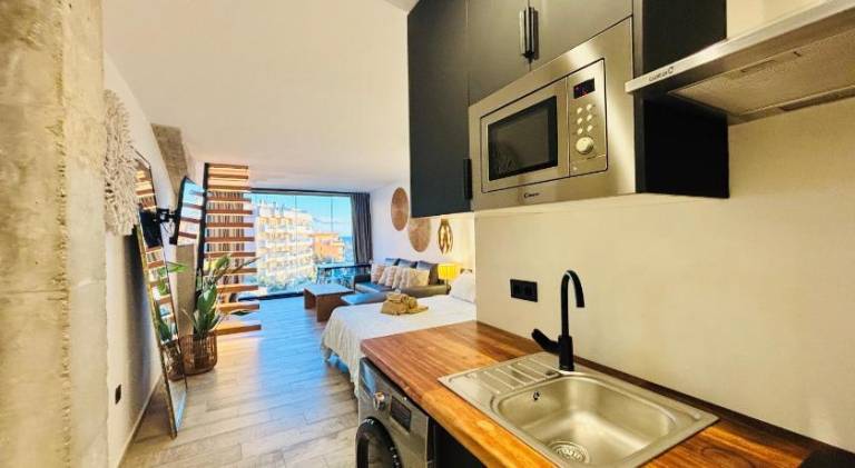 House with pool, garden & patio — photo 4