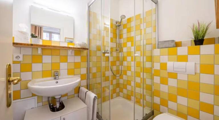 Holiday apartment with patio | Near Zwinger — photo 2
