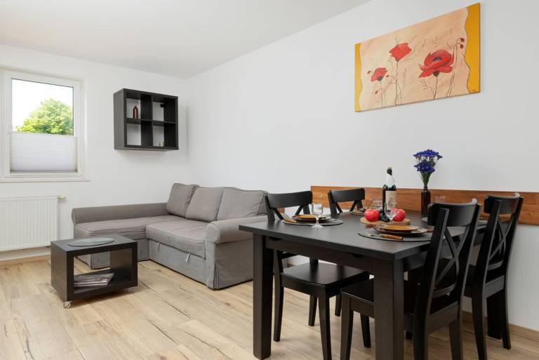 Rental apartment with yard — photo 2