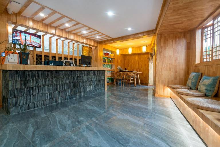 Xijiang Yunting Light Luxury Panoramic Hotel — photo 4