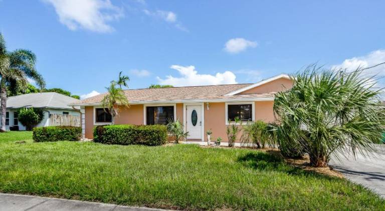 Vacation home | Pets allowed in Naples, FL