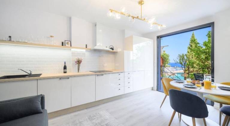 Rental apartment | Next to the beach | Pet-friendly in Èze