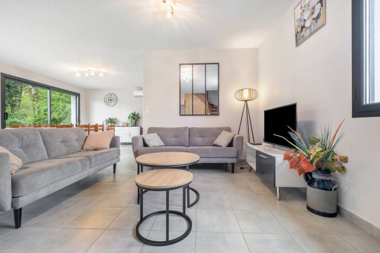 Holiday Home "Gite Chez Léontine" with Private Terrace, Wi-Fi, and Air Conditioning — photo 4
