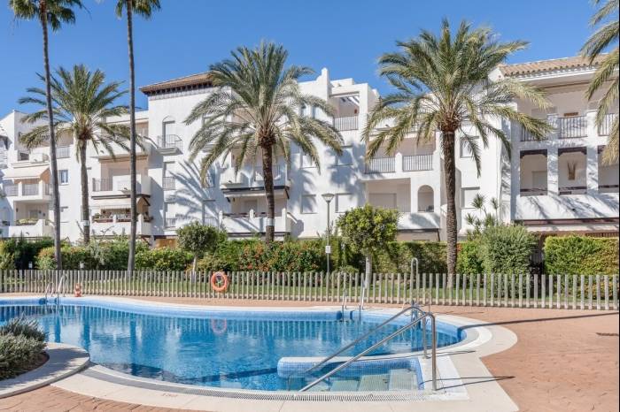 Rental apartment with garden, patio & pool in Rota