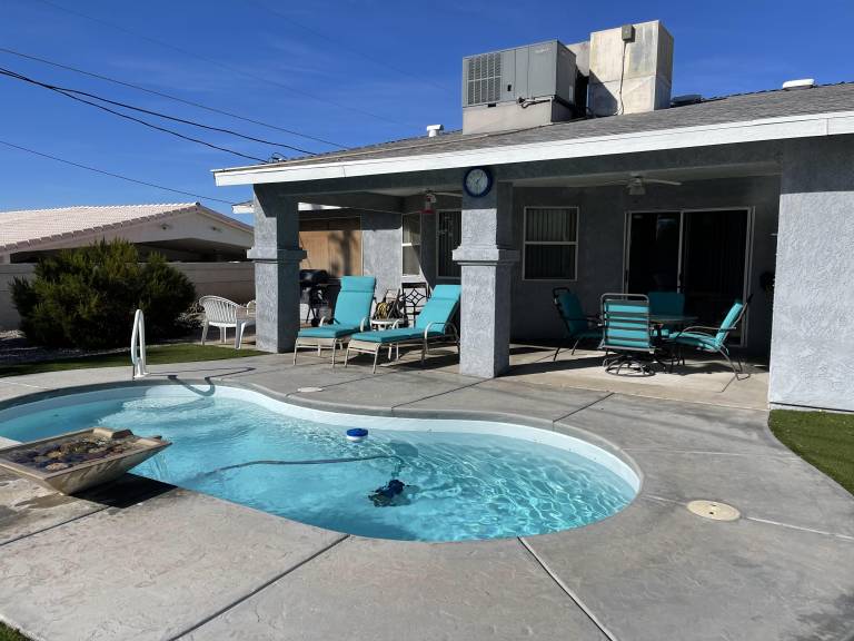 Cliffrose pool home with RV/Boat parking — photo 2