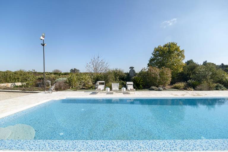 Rental apartment with pool & yard | Pet-friendly in Alliste
