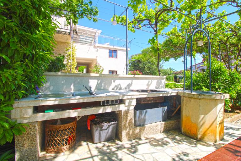 Family-friendly rental apartment with patio & barbecue | Beach nearby | Pet-friendly — photo 4
