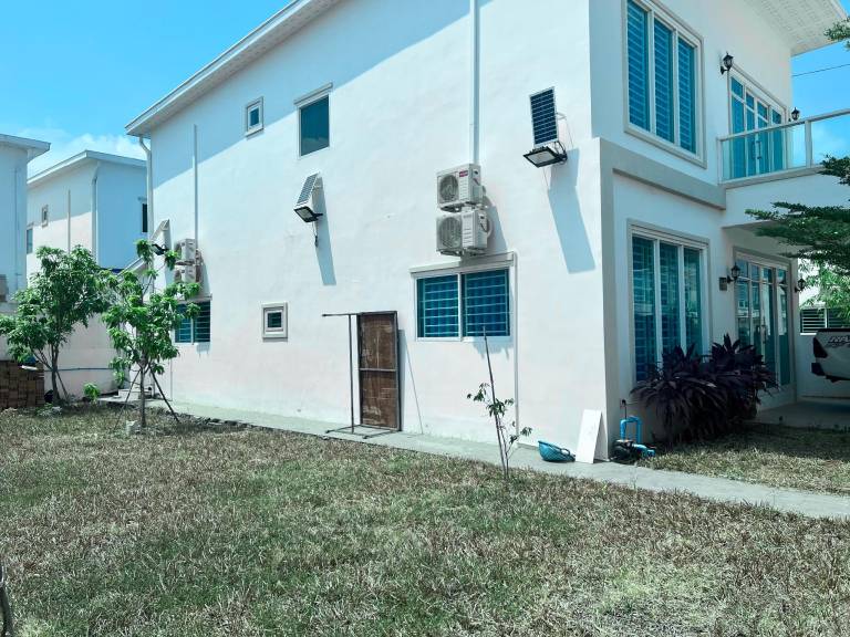 Villa with garden & barbeque in Phnom Penh