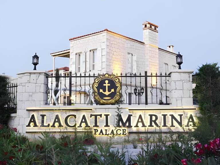 Alacati Marina Palace in Cesme