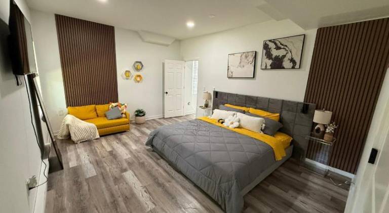 Holiday apartment with 1 room for 5 persons in Elizabeth, NJ