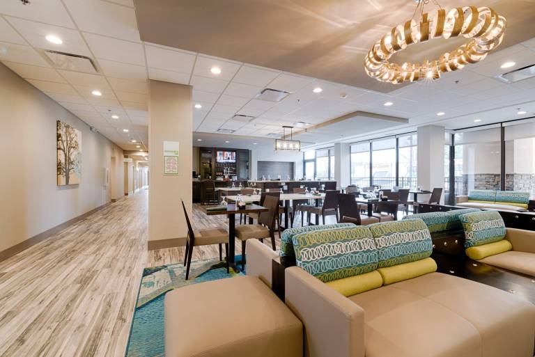 Holiday Inn Knoxville N - Merchant Drive By IHG — photo 2
