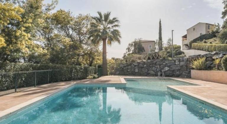 House with private pool & patio in Sainte-Maxime
