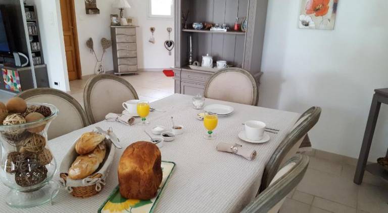 Suite dans villa provencale avec parking et piscine — photo 4