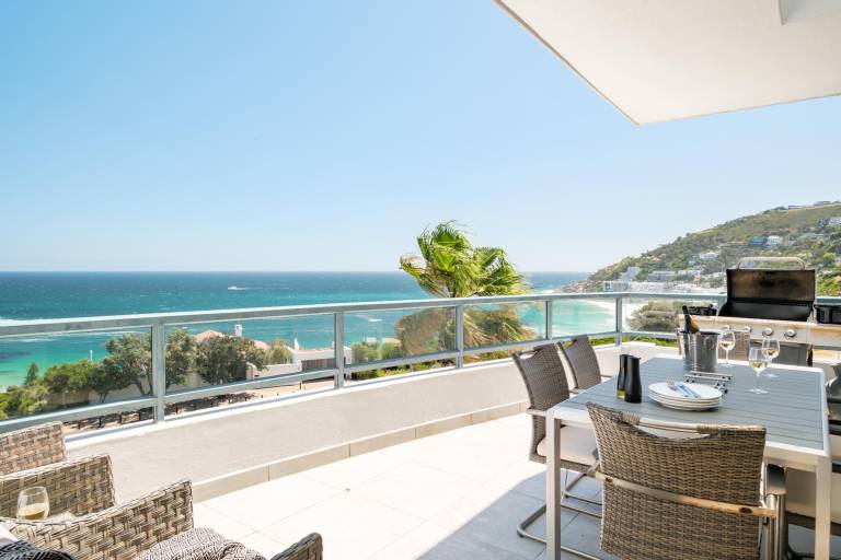 Stylish Secure Camps Bay Holiday Apartment 9 Nautica