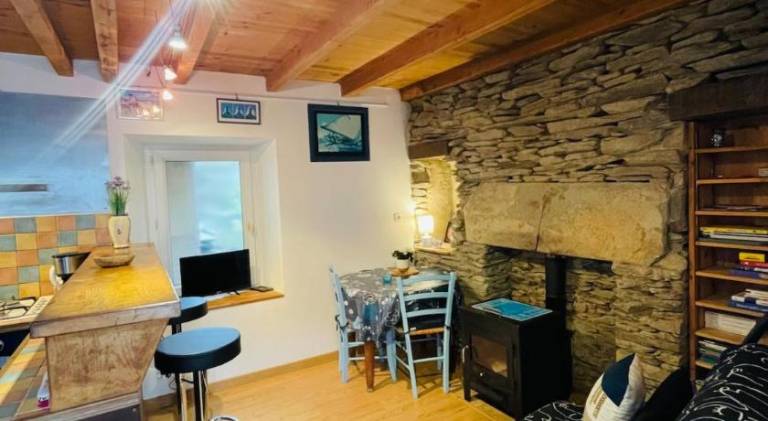 Vacation home with 2 rooms for 4 persons in Morlaix