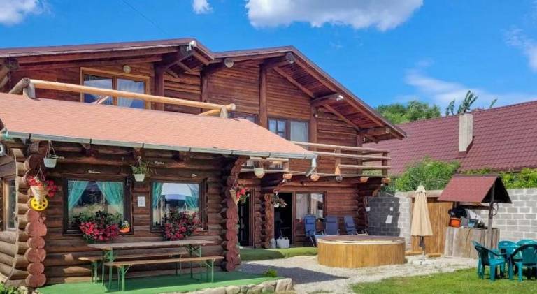 House with pool & jacuzzi | Pets allowed in Brasov