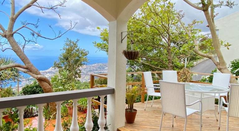 Fully equipped villa with yard, barbeque & terrace | Perfect for remote work | Pets are welcome — photo 2