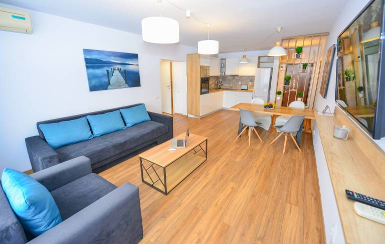 Child-friendly nice rental apartment | Close to Stavropoleos Monastery | City view | Dogs allowed — photo 2