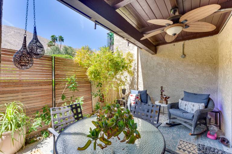 2 Mi to Dtwn Palm Springs Mtn View Condo w Pool