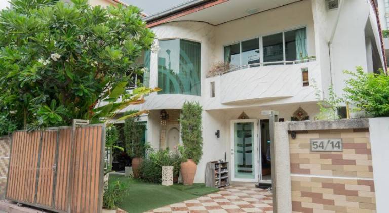 Luxury 4 KingSize BedRooms - Central & Modern Sukhumvit — photo 5