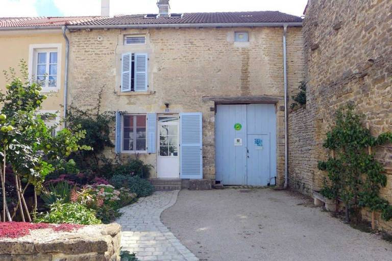 Gite with yard in Chaumont