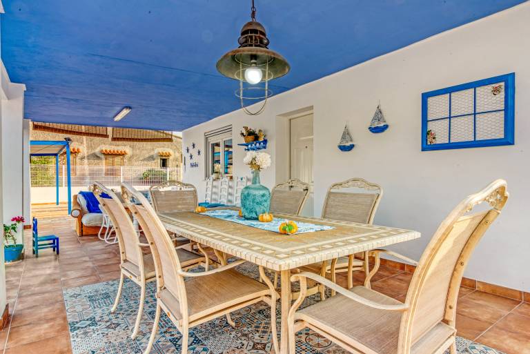 Child-friendly lovely villa with fast internet, patio & private pool | Garden view | Next to the beach | Pets are welcome — photo 2