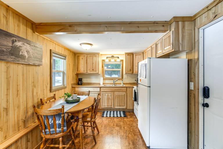 Cozy Island Park Getaway By ATV Trails & Reservoir — photo 2