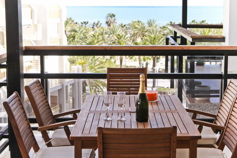 Holiday apartment with pool & terrace | Next to the beach | Pet-friendly — photo 4